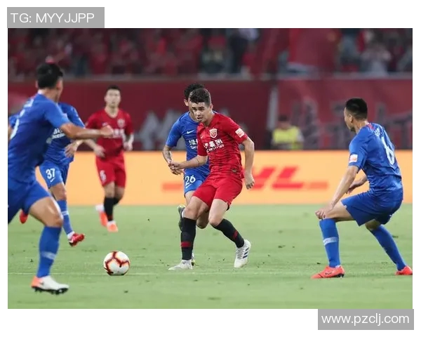 上海申花与权健激战正酣谁能在中超赛场上笑到最后